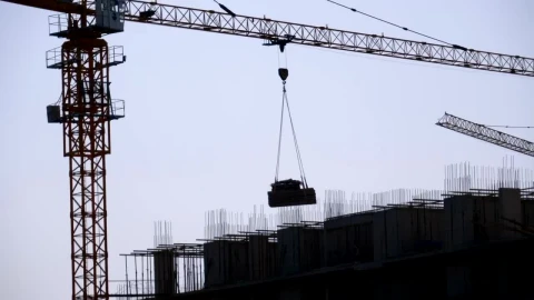 Free Video Stock tower crane silhouette on a construction site Live Wallpaper - Free Live Wallpaper