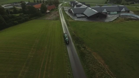 Free Video Stock tractor leaving the farm Live Wallpaper - Free Live Wallpaper