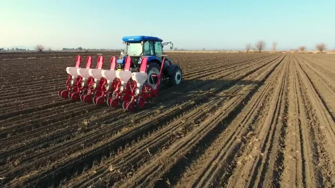 Free Video Stock tractor preparing an agricultural field Live Wallpaper - Free Live Wallpaper