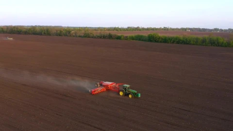 Free Video Stock tractor working and plowing the field Live Wallpaper - Free Live Wallpaper
