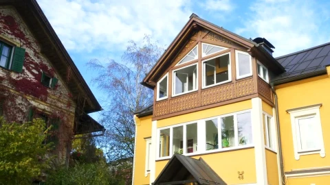 Free Video Stock traditional austrian houses facades Live Wallpaper - Free Live Wallpaper