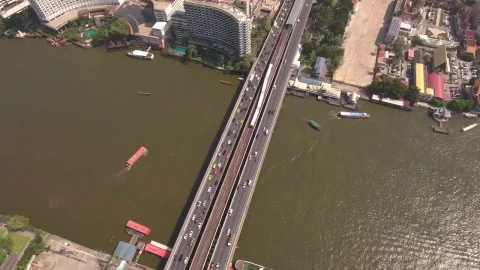 Free Video Stock traffic on a bridge over the river Live Wallpaper - Free Live Wallpaper