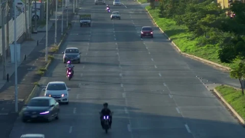 Free Video Stock traffic on a freeway Live Wallpaper - Free Live Wallpaper