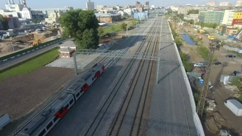Free Video Stock train moving towards the city center Live Wallpaper - Free Live Wallpaper