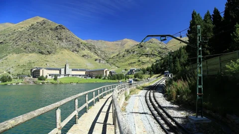 Free Video Stock train passing by the coast Live Wallpaper - Free Live Wallpaper