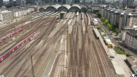Free Video Stock train station in the city of frankfurt in germany Live Wallpaper - Free Live Wallpaper