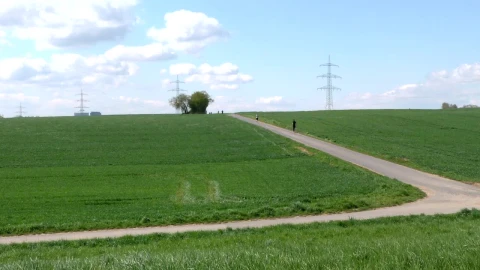 Free Video Stock training in the countryside Live Wallpaper - Free Live Wallpaper