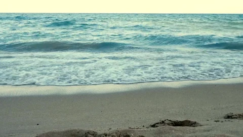 Free Stock Video Waves Of The Sea Reaching The Shore Of The Beach Live Wallpaper - Free Live Wallpaper