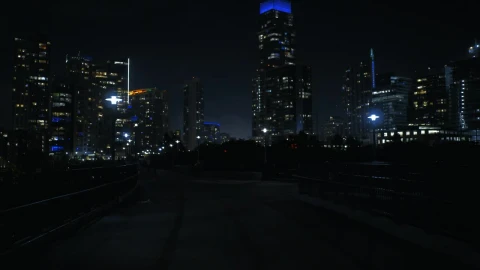 Free Stock Video Walking A Big City Walker At Night Live Wallpaper - Free Live Wallpaper