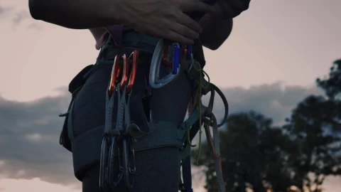 Free Stock Video Waist Of A Female Mountaineer With A Harness Live Wallpaper - Free Live Wallpaper