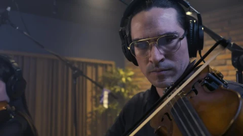 Free Stock Video Violinist Trio Playing In A Studio Booth Live Wallpaper - Free Live Wallpaper