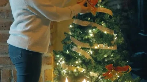 Free Stock Video Very Excited Little Girl Opening A Christmas Gift With Her Live Wallpaper - Free Live Wallpaper