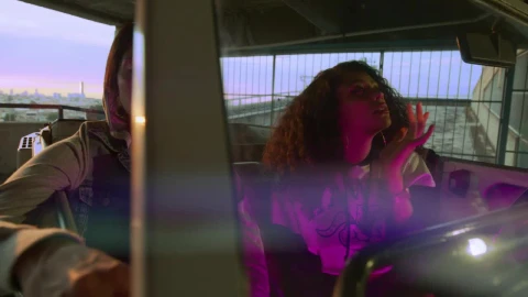 Free Stock Video Urban Style Female Friends In A Vehicle Live Wallpaper - Free Live Wallpaper