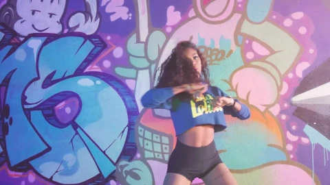 Free Stock Video Urban Dancer Girl In Front Of A Wall With Graffiti Live Wallpaper - Free Live Wallpaper