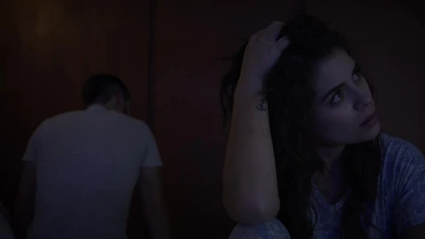 Free Stock Video Upset Man And Sad Woman Live Wallpaper - Free Live Wallpaper