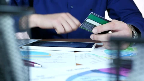 Free Stock Video Updating Bank Details On A Cell Phone Live Wallpaper - Free Live Wallpaper