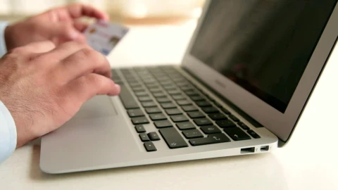 Free Stock Video Typing A Credit Card Data Into A Computer Live Wallpaper - Free Live Wallpaper