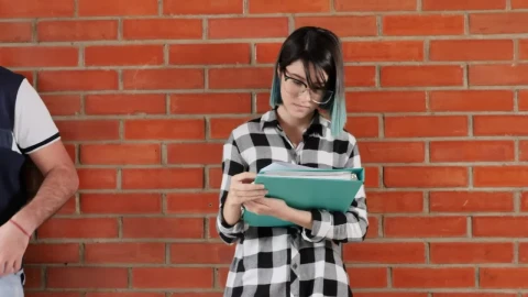 Free Stock Video Two Young People Studying Standing Leaning Against A Wall In Live Wallpaper - Free Live Wallpaper