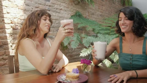 Free Stock Video Two Young Female Friends Laughing In A Coffee Shop Live Wallpaper - Free Live Wallpaper