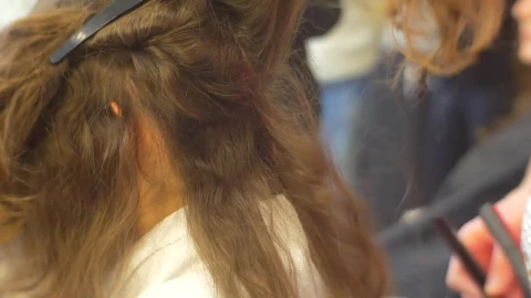 Free Stock Video Two Women Combing A Womans Blonde Hair Live Wallpaper - Free Live Wallpaper