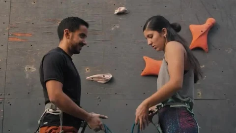 Free Stock Video Two People Talking Before Mountaineering Live Wallpaper - Free Live Wallpaper