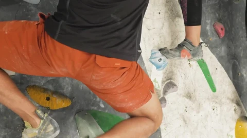 Free Stock Video Two People Climbing A Mountaineering Wall Live Wallpaper - Free Live Wallpaper