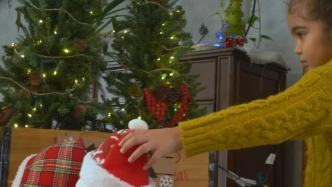 Free Stock Video Two Little Girls Playing With Their Presents At Christmas Live Wallpaper - Free Live Wallpaper
