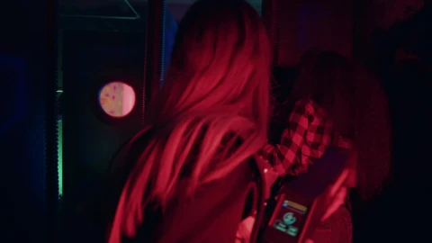 Free Stock Video Two Girls With Laser Blasters Live Wallpaper - Free Live Wallpaper