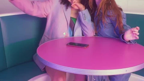 Free Stock Video Two Girls Taking Selfies In A Retro Spot Live Wallpaper - Free Live Wallpaper