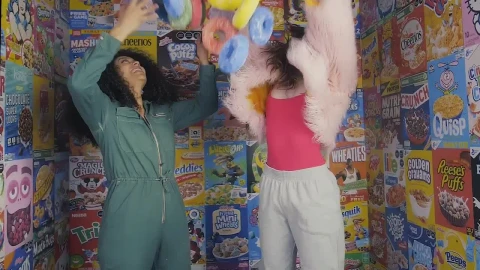 Free Stock Video Two Girls Playing With Giant Cereal Live Wallpaper - Free Live Wallpaper