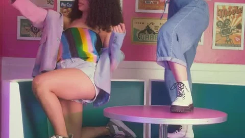 Free Stock Video Two Girls Having Fun In A Retro Restaurant 42313Live Wallpaper - Free Live Wallpaper