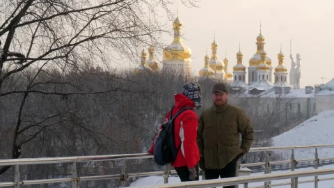 Free Stock Video Two Friends Having A Conversation On The Bridge Live Wallpaper - Free Live Wallpaper