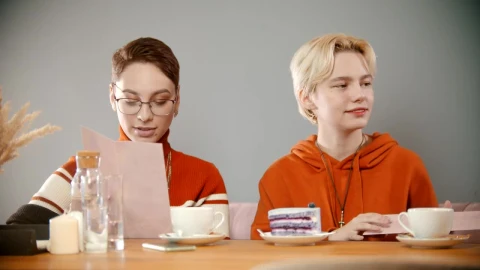 Free Stock Video Two Cheerful Women Ordering In A Restaurant Live Wallpaper - Free Live Wallpaper