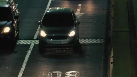 Free Stock Video Two Avenues With Many Cars Traveling At Night Live Wallpaper - Free Live Wallpaper