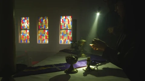 Free Stock Video Treasure Hunters Looting A Church Live Wallpaper - Free Live Wallpaper