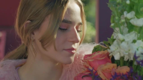 Free Stock Video Young Woman Smells Her Flower Bouquet Live Wallpaper - Free Live Wallpaper