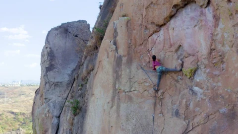 Free Stock Video Young Woman Practicing Extreme Mountaineering On A Mountain Live Wallpaper - Free Live Wallpaper