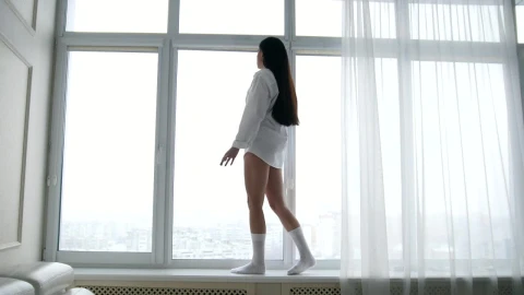 Free Stock Video Young Woman On A Morning Call Live Wallpaper - Free Live Wallpaper