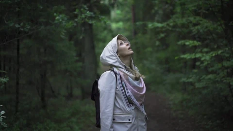 Free Stock Video Young Woman Looking Around In The Forest Live Wallpaper - Free Live Wallpaper