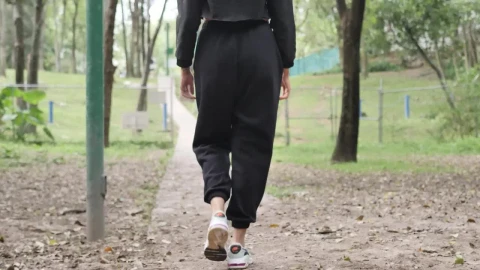 Free Stock Video Young Woman From Behind Walking In Nature Live Wallpaper - Free Live Wallpaper
