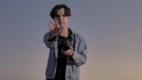 Free Stock Video Young Photographer Giving Directions To A Model Live Wallpaper - Free Live Wallpaper