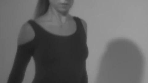Free Stock Video Young Girl Dancing In A Black And White Shot Live Wallpaper - Free Live Wallpaper