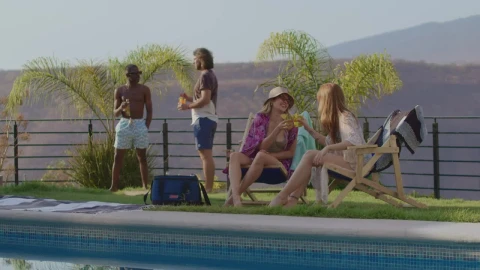 Free Stock Video Young Friends Relaxing In The Pool Live Wallpaper - Free Live Wallpaper