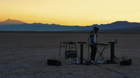 Free Stock Video Young Dj Mixing Music In A Desert Live Wallpaper - Free Live Wallpaper