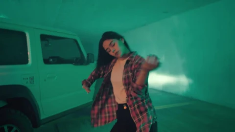 Free Stock Video Young Black Haired Girl Dancing Live Wallpaper - Free Live Wallpaper