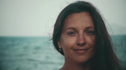 Free Stock Video Young Beautiful Woman Portrayed In The Ocean Live Wallpaper - Free Live Wallpaper