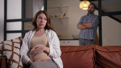 Free Stock Video Worried Pregnant Woman And Her Husband At Home Live Wallpaper - Free Live Wallpaper