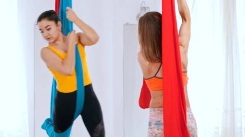 Free Stock Video Women Doing Aerial Dance With Fabrics Live Wallpaper - Free Live Wallpaper