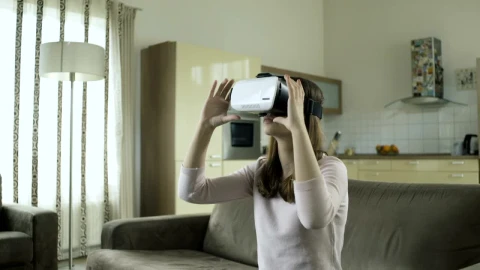 Free Stock Video Woman Working With Virtual Reality Live Wallpaper - Free Live Wallpaper
