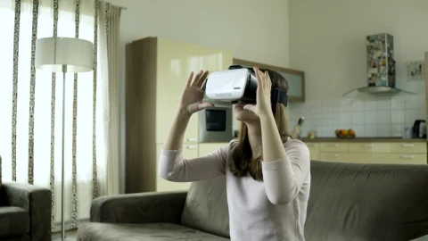Free Stock Video Woman Working With Virtual Reality At Home Live Wallpaper - Free Live Wallpaper